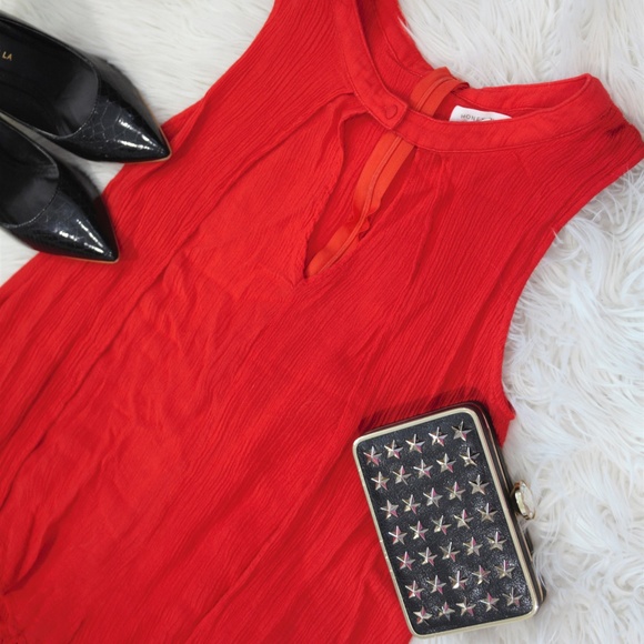 LAST ONE! Red Sleeveless Romper - Picture 2 of 3